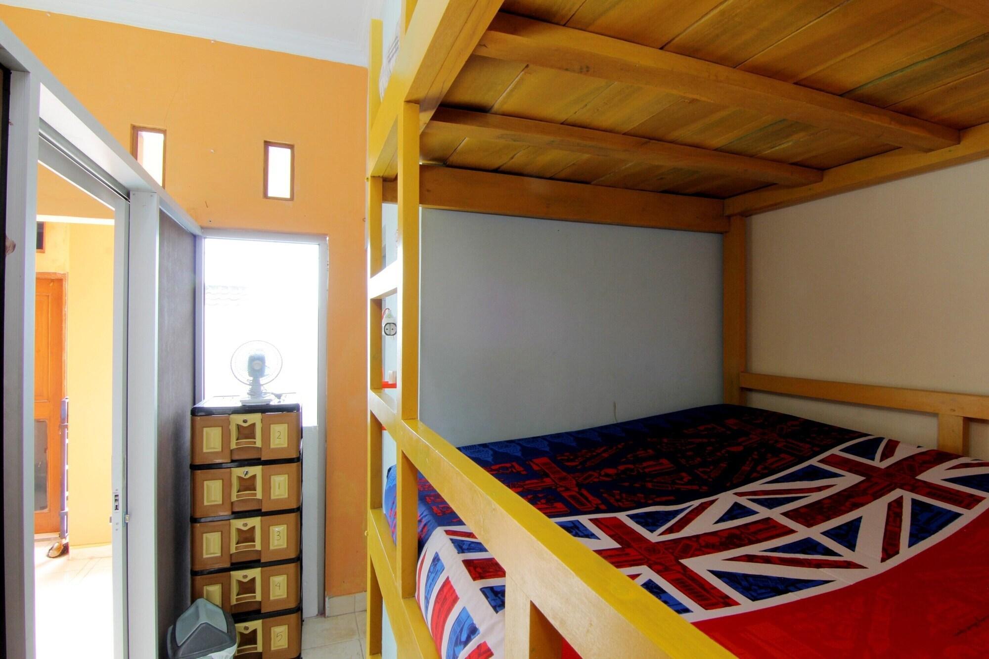 กรียา อาร์ดาฟา Hostel Kejayan ภายนอก รูปภาพ